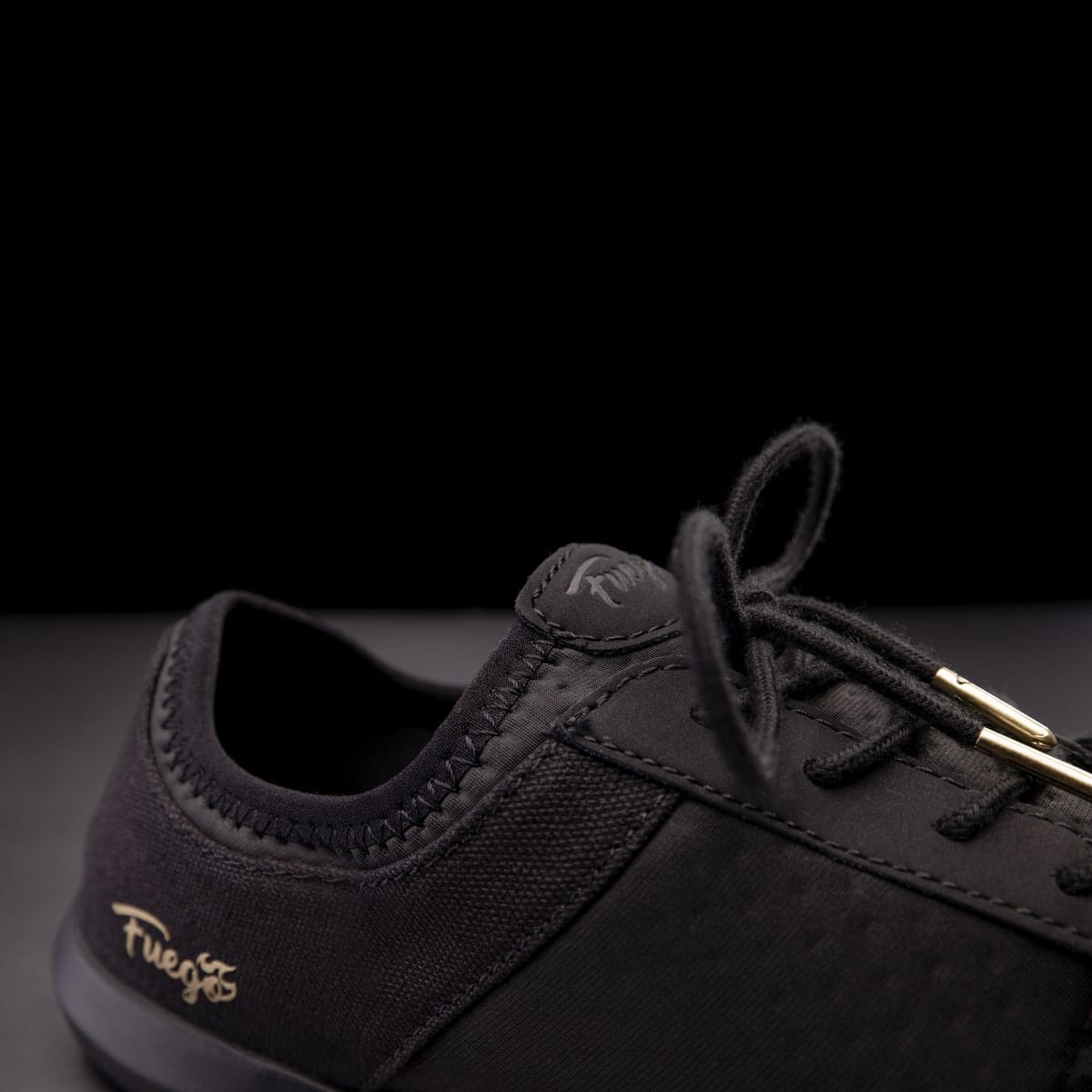 Fuego | Split-sole | All -black